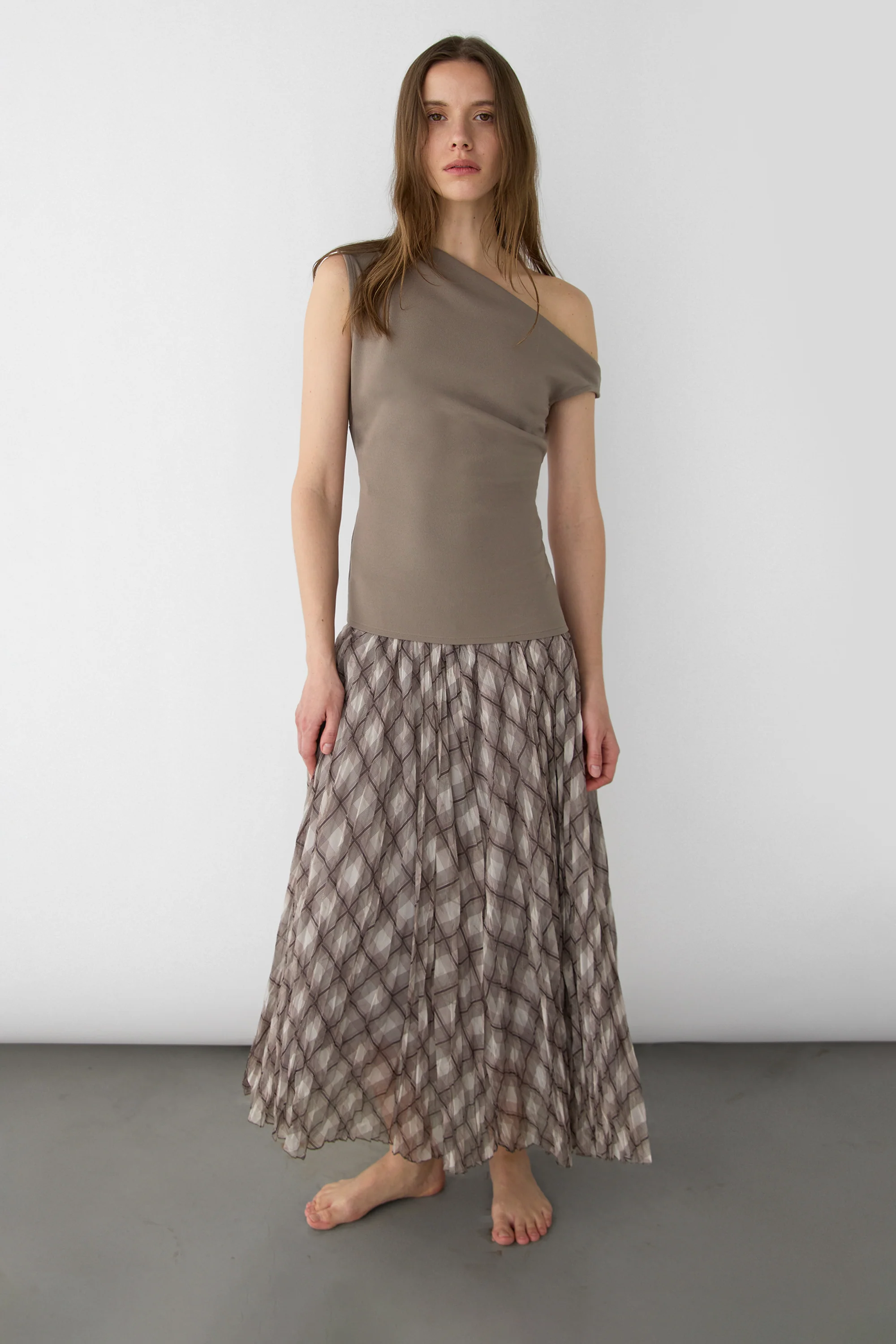 ASYMMETRIC OFF THE SHOULDER TANK - Image 10