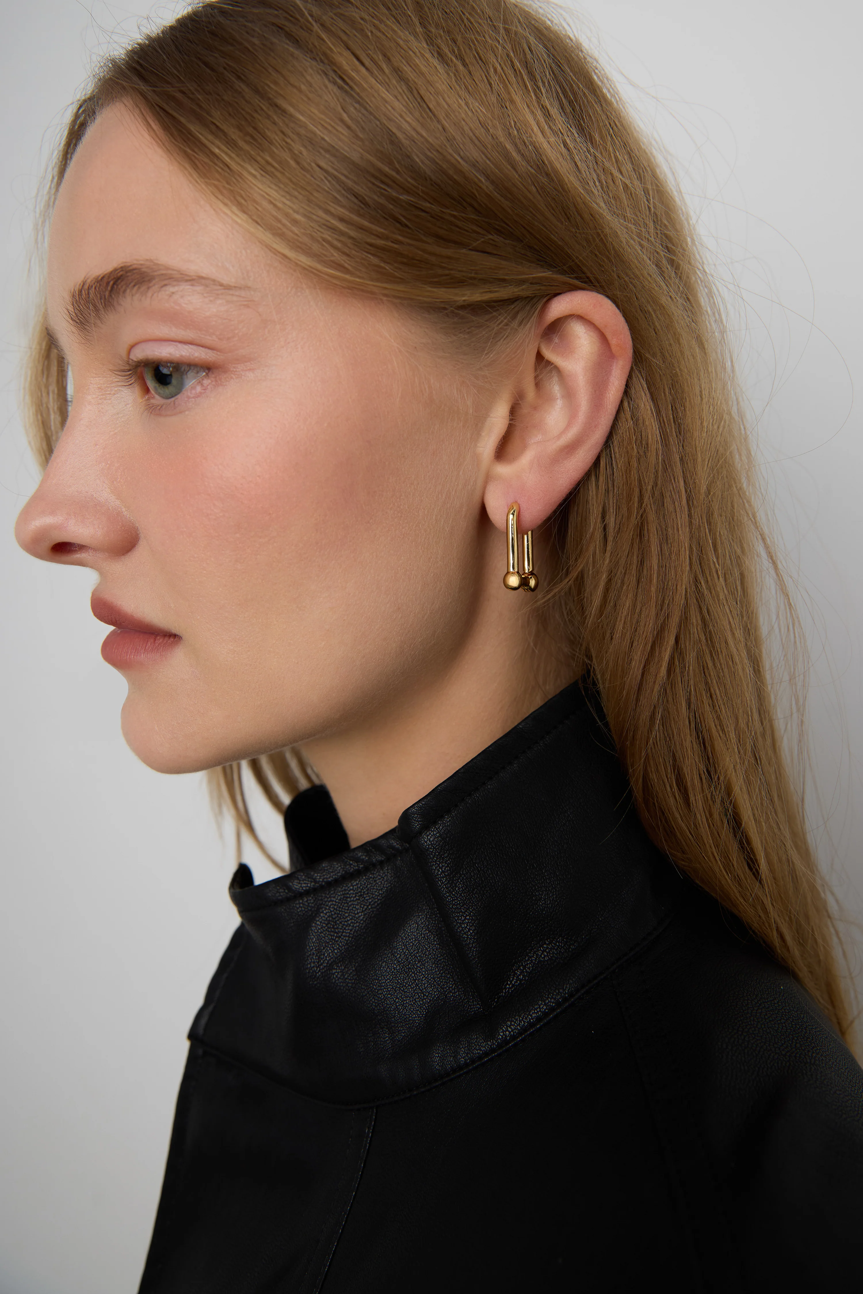 BALL LINK HOOP EARRINGS - Image 3