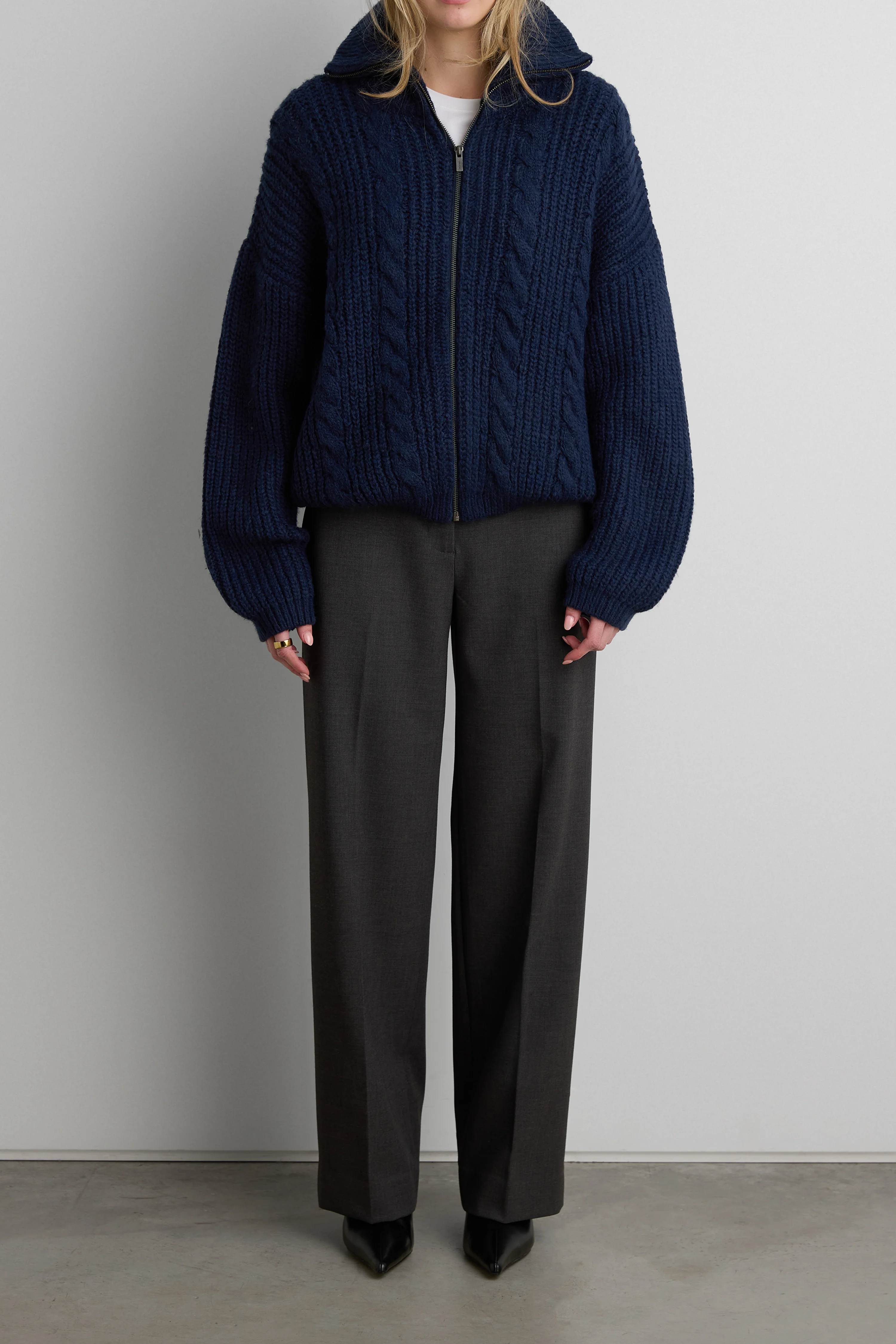 CABLE KNIT COLLARED CARDIGAN - Image 9