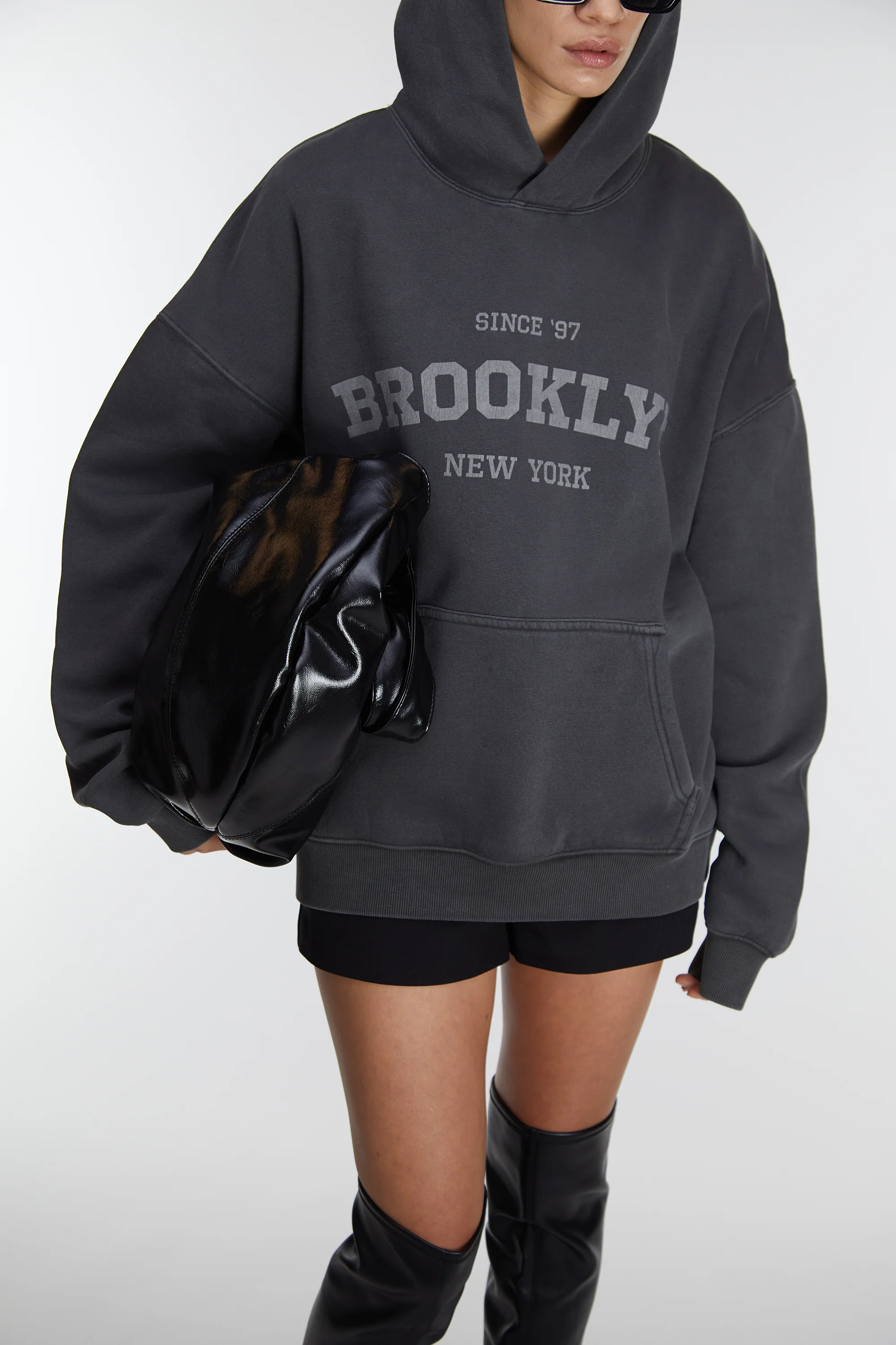 FLEECE STUDIO GRAPHIC PULLOVER HOODIE - Image 8