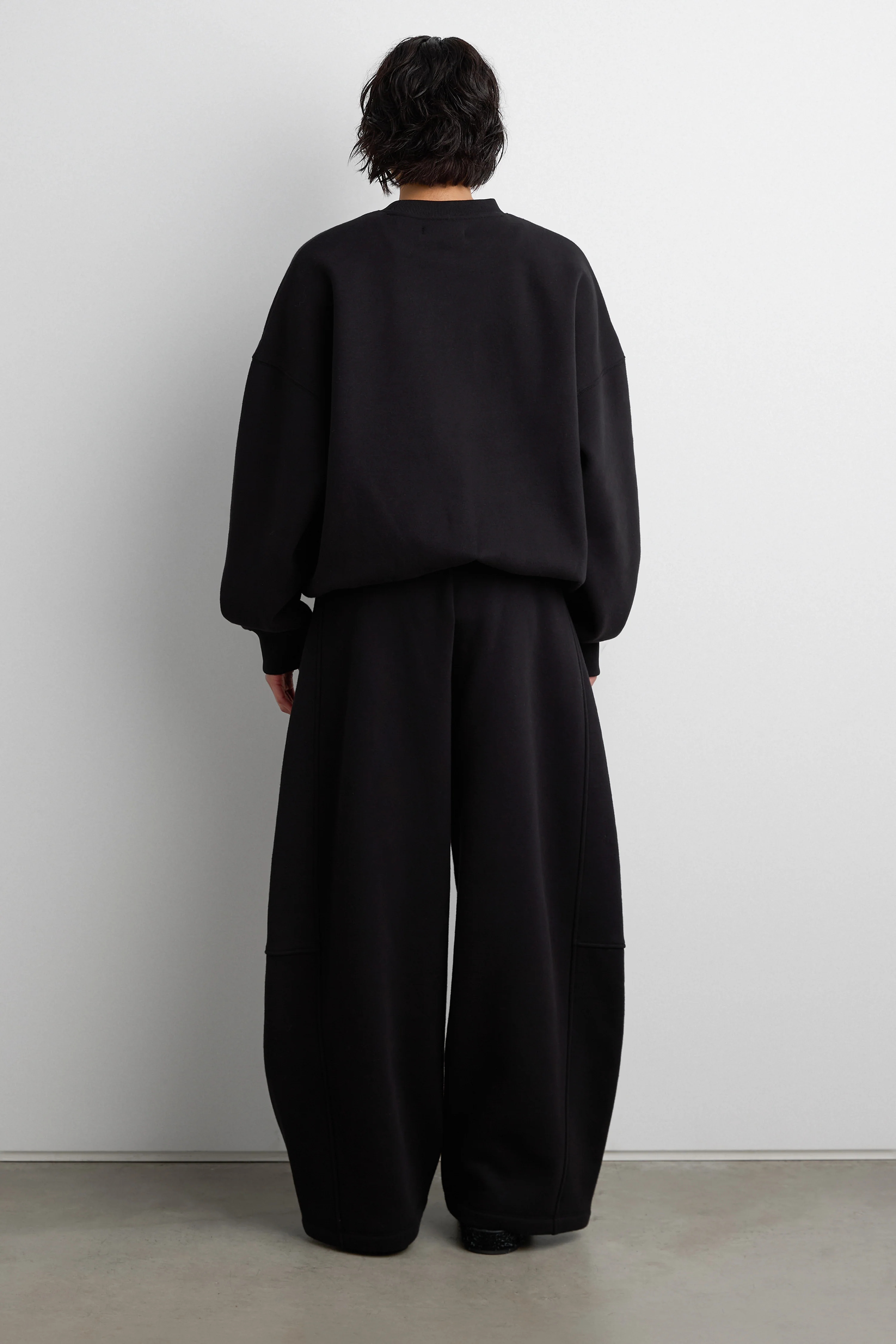FLEECE STUDIO CREWNECK SWEATSHIRT WITH POCKETS - Image 4
