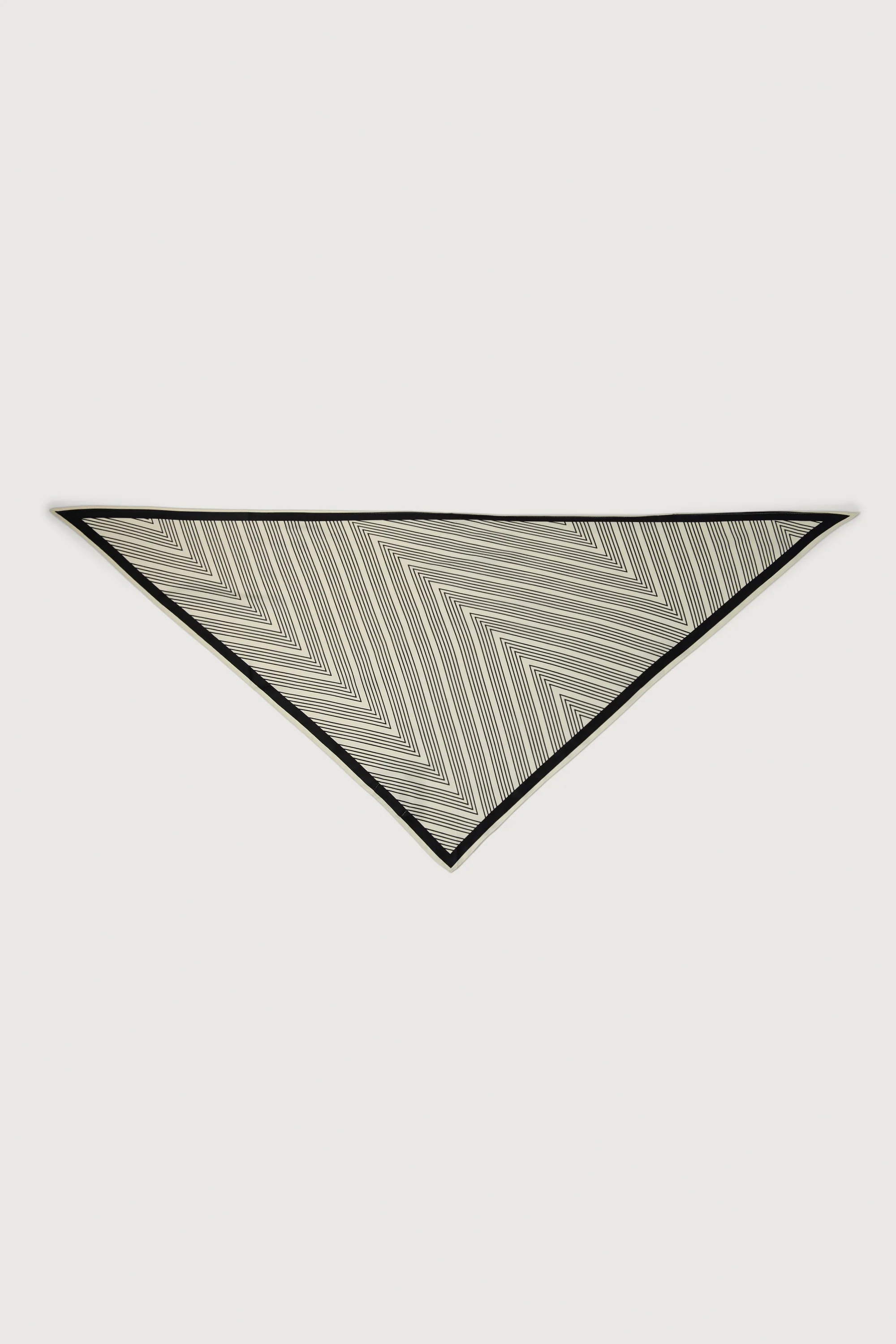 MONOCHROME ZIGZAG SCARF - Image 4