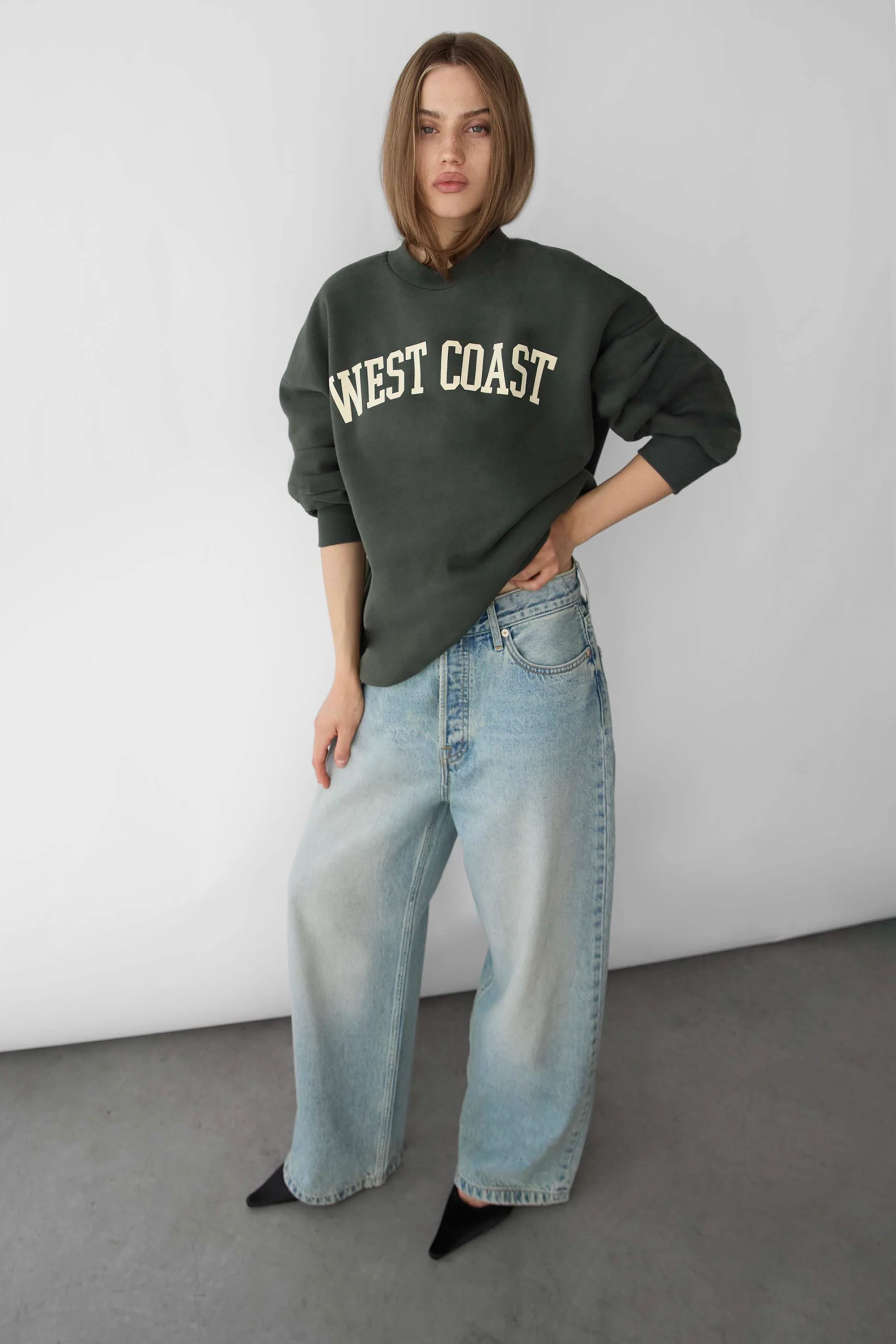 OVERSIZED GRAPHIC SWEATSHIRT - Image 4
