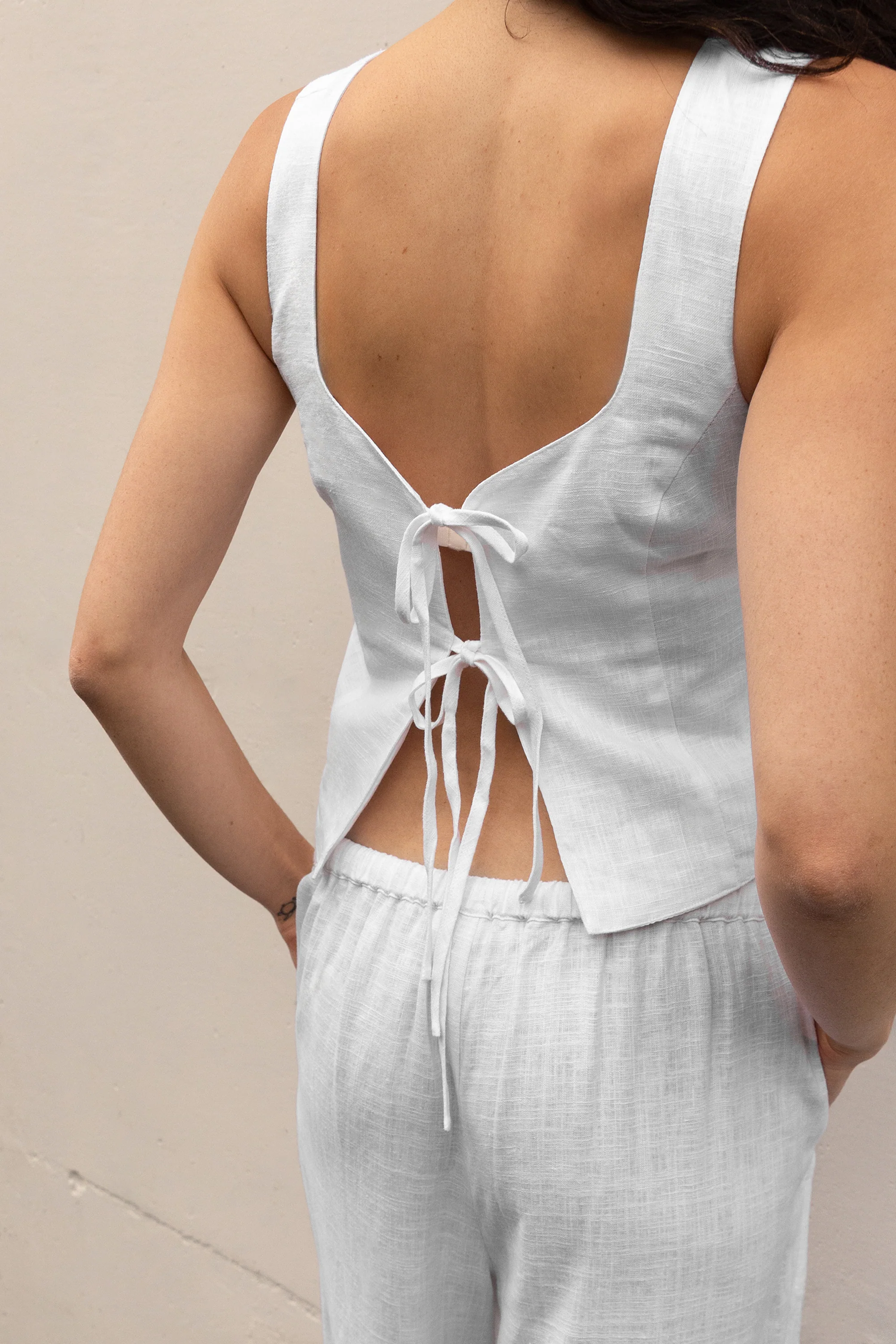 LINEN BLEND TIE FRONT TANK TOP - Image 5