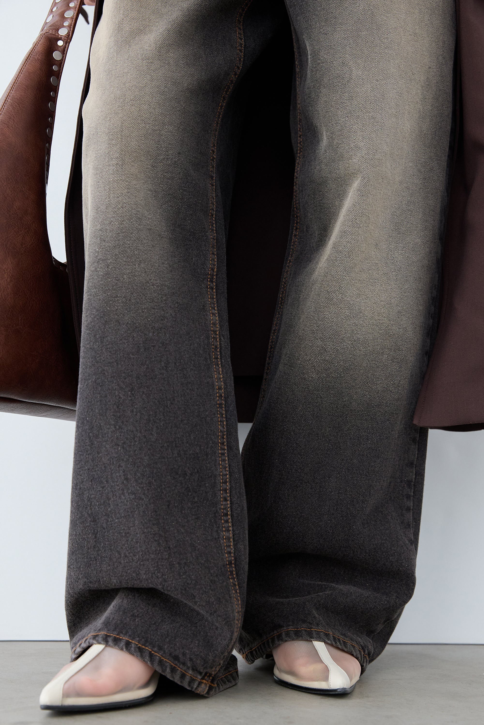MID-RISE CURVED LEG VINTAGE WASH JEAN - Image 5